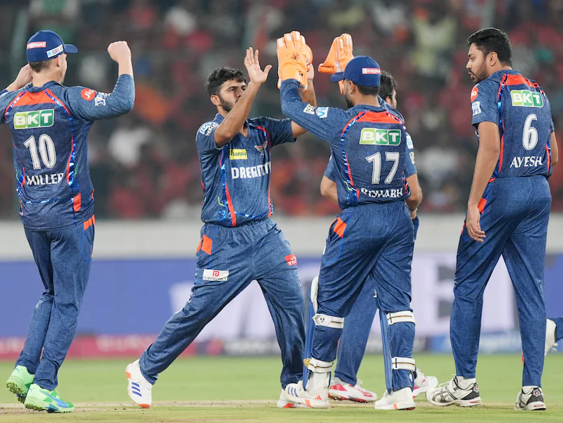 “Shardul Thakur celebrates dismissing Abhishek Sharma in SRH vs LSG IPL 2025 clash.”